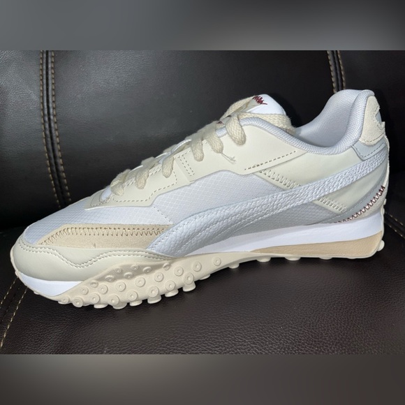 Puma Beige & White Sneakers Shoes sz women’s 7 NIB NWT - Picture 5 of 11